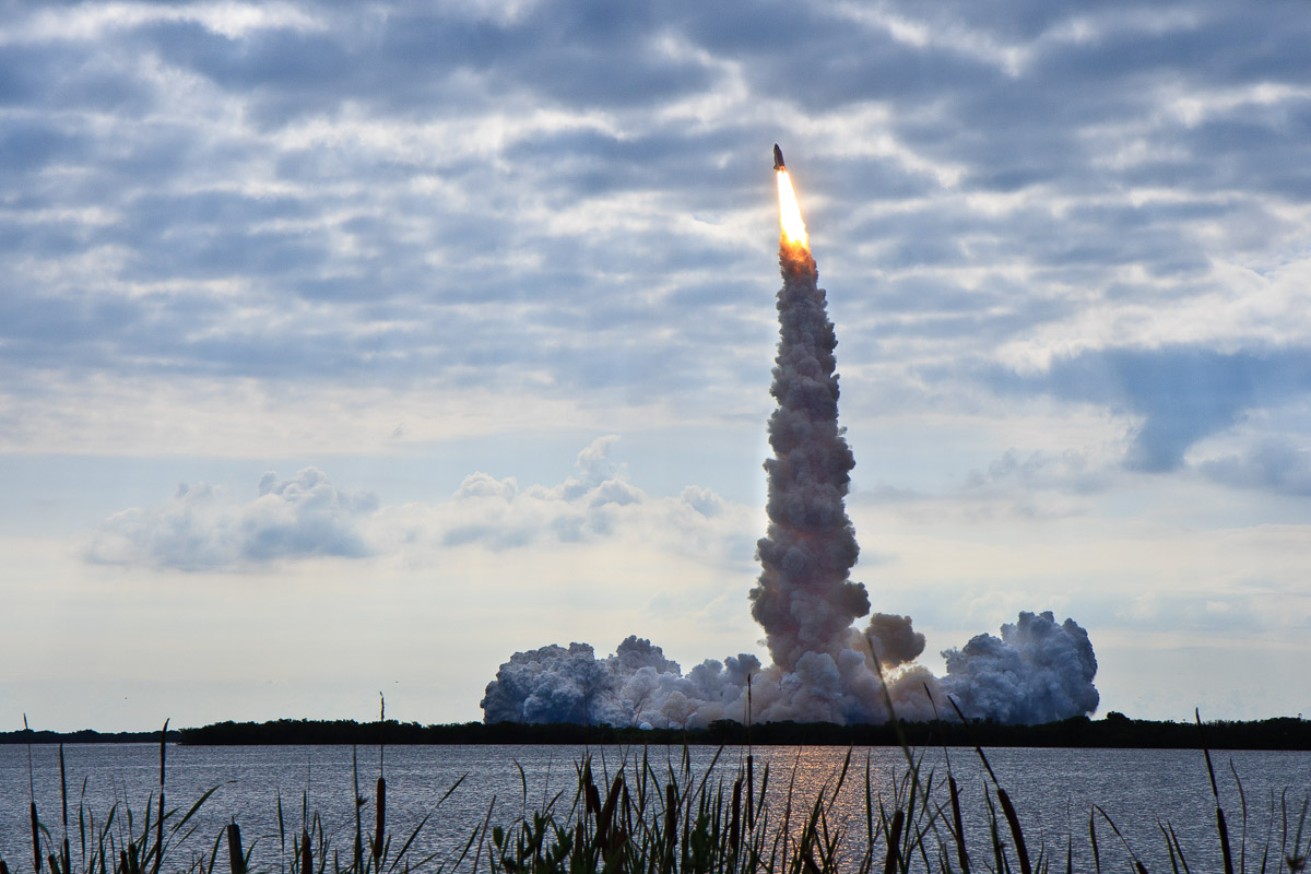 space shuttle endeavour launch sts-134