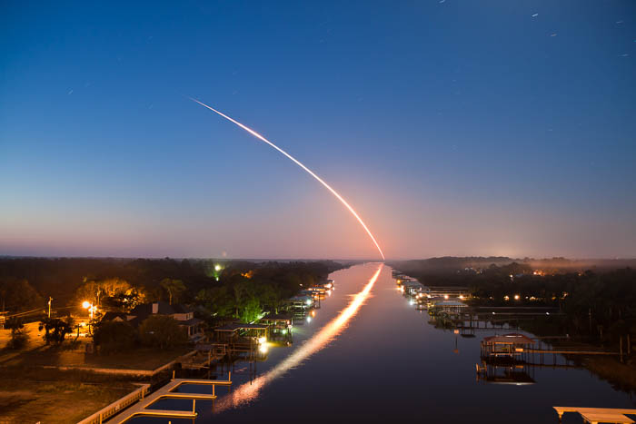 space shuttle discovery sts-131 launch